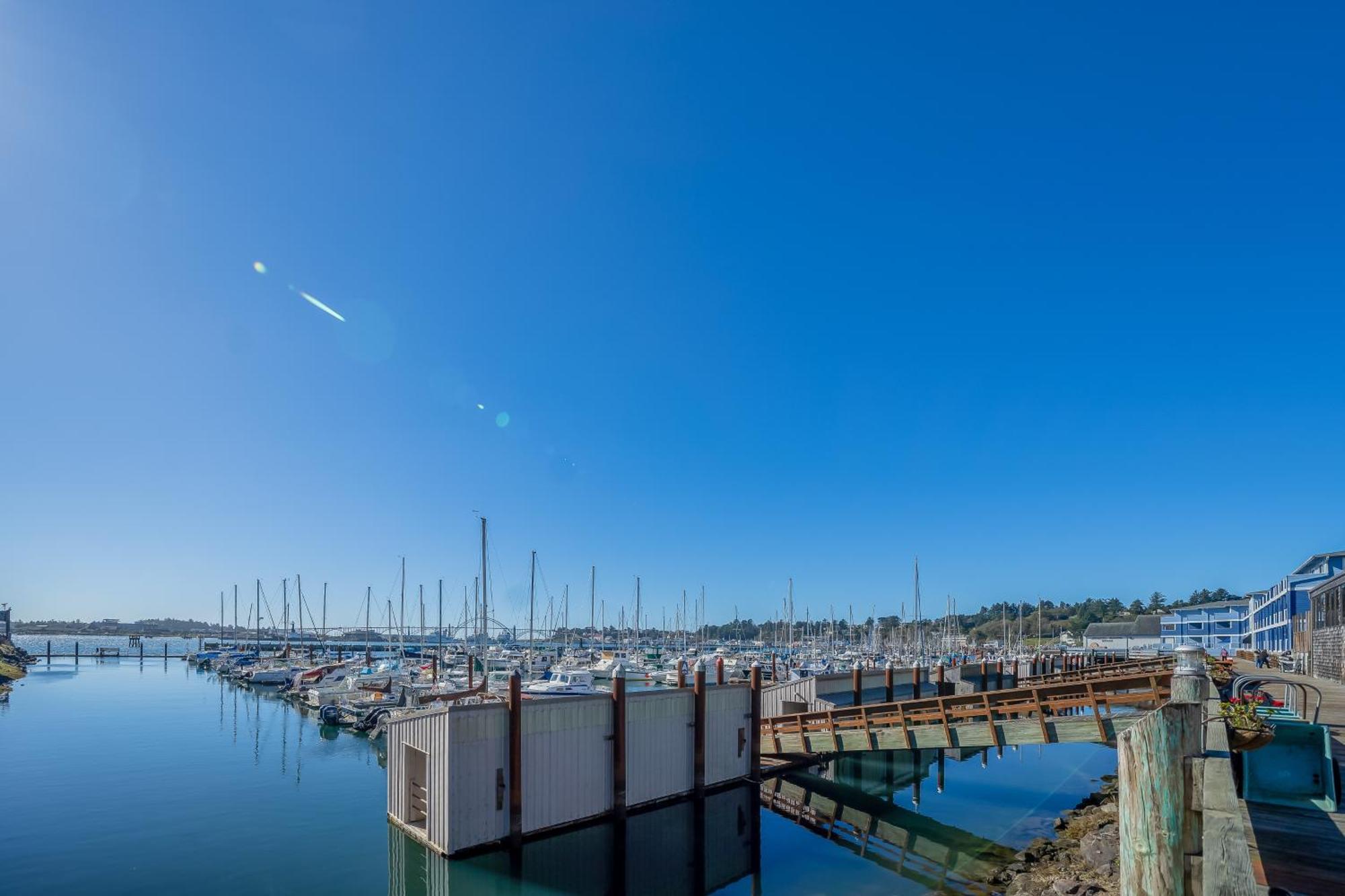 The Embarcadero Condos Ньюпорт Номер фото